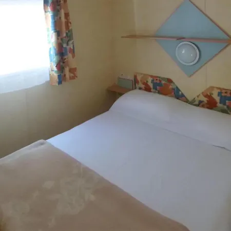 Holiday home Pleasant Mobile In With Shared Pool *